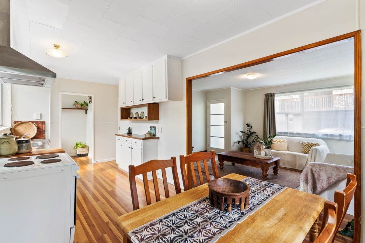 18 Paewai Road, Glen Eden, Auckland - Carousel 2