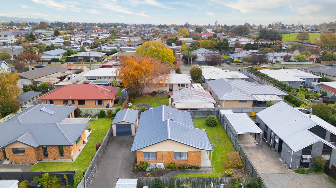 8A Brian Bary Street, Redwoodtown, Blenheim - Carousel 17
