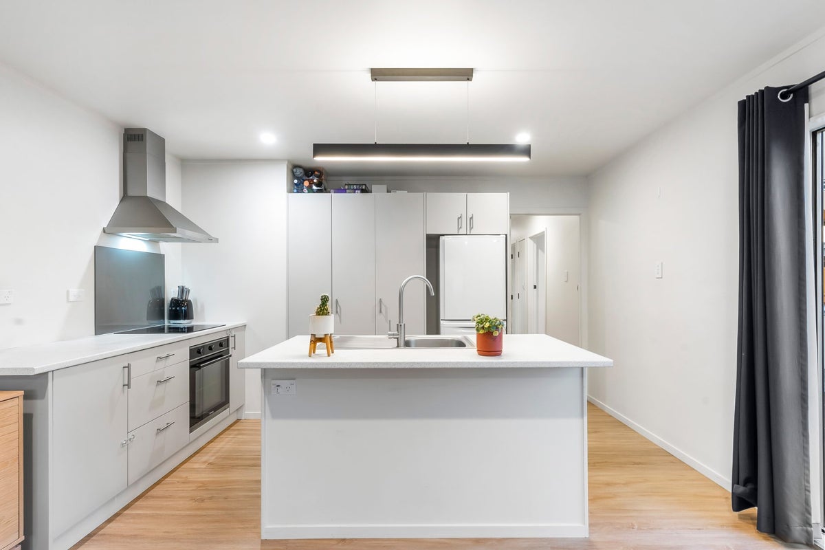25A West Harbour Drive, West Harbour, Auckland - Carousel 1