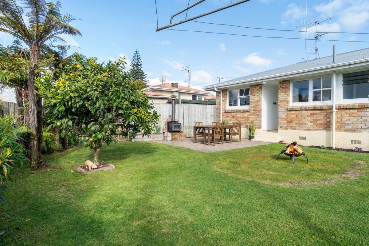 11 Waimapu Street, Greerton, Tauranga - Carousel 1