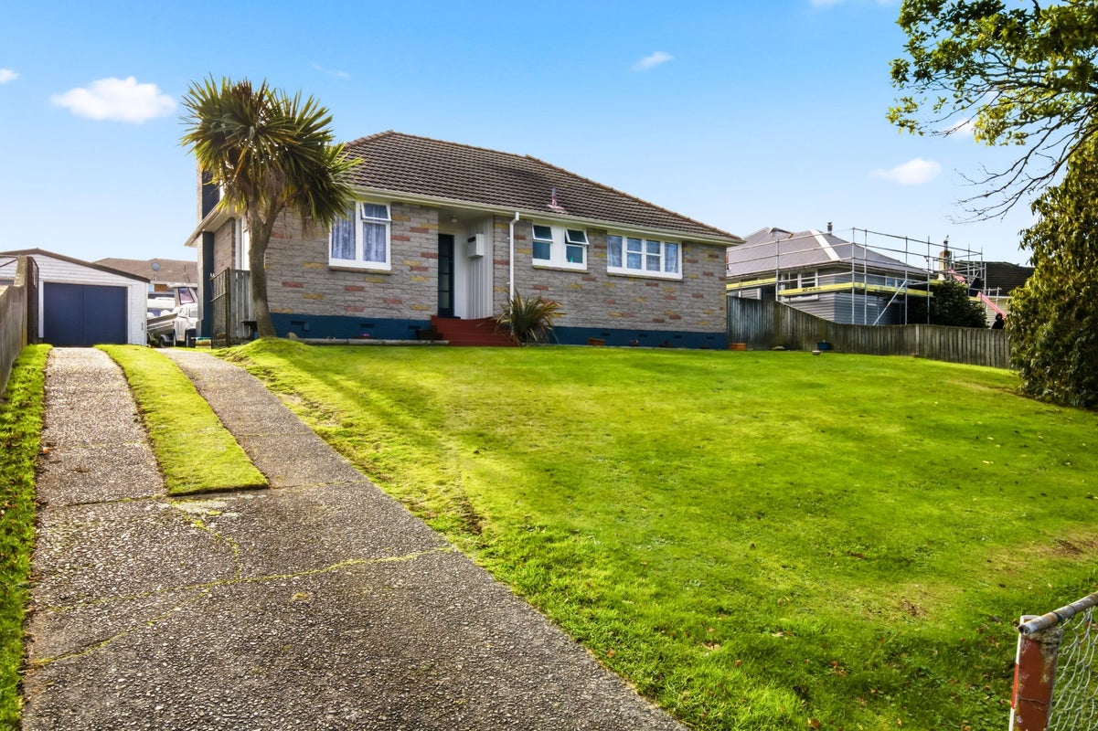 17 Maire Street, Wairakei, Taupo - Carousel 1