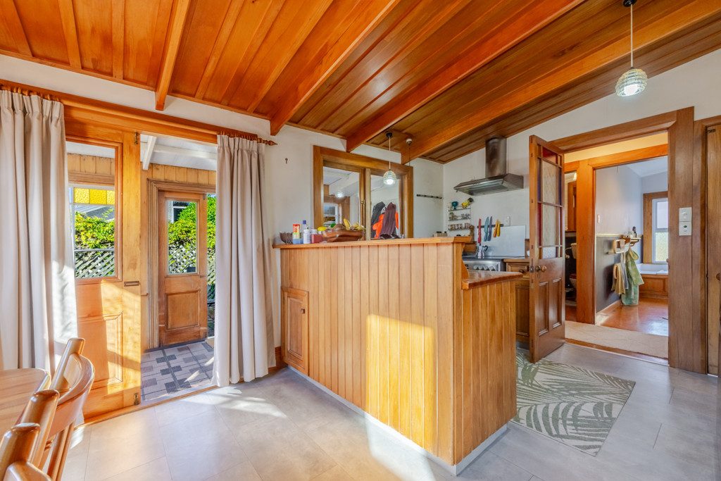 83 Meeanee Road, Taradale, Napier - Carousel 2