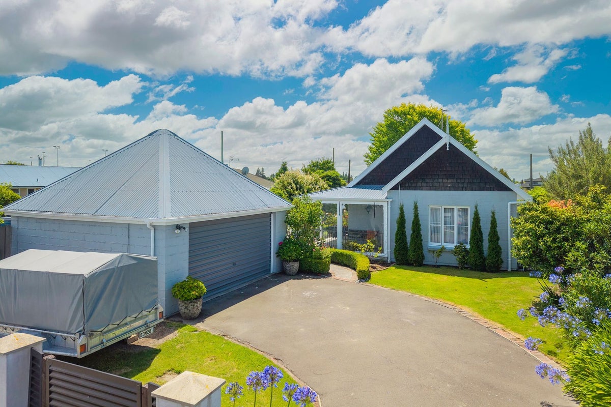 101 Princes Street, Netherby, Ashburton - Carousel 1
