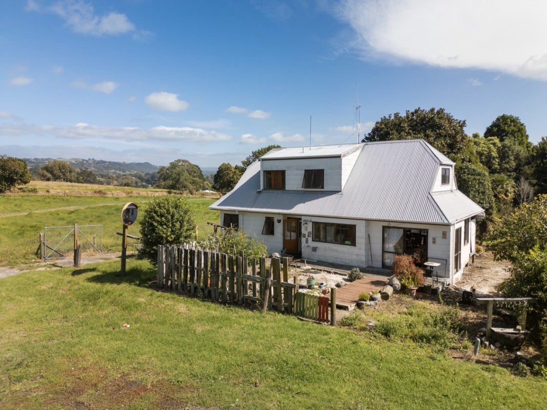31 Carmichael Road, Bethlehem, Tauranga - Carousel 2