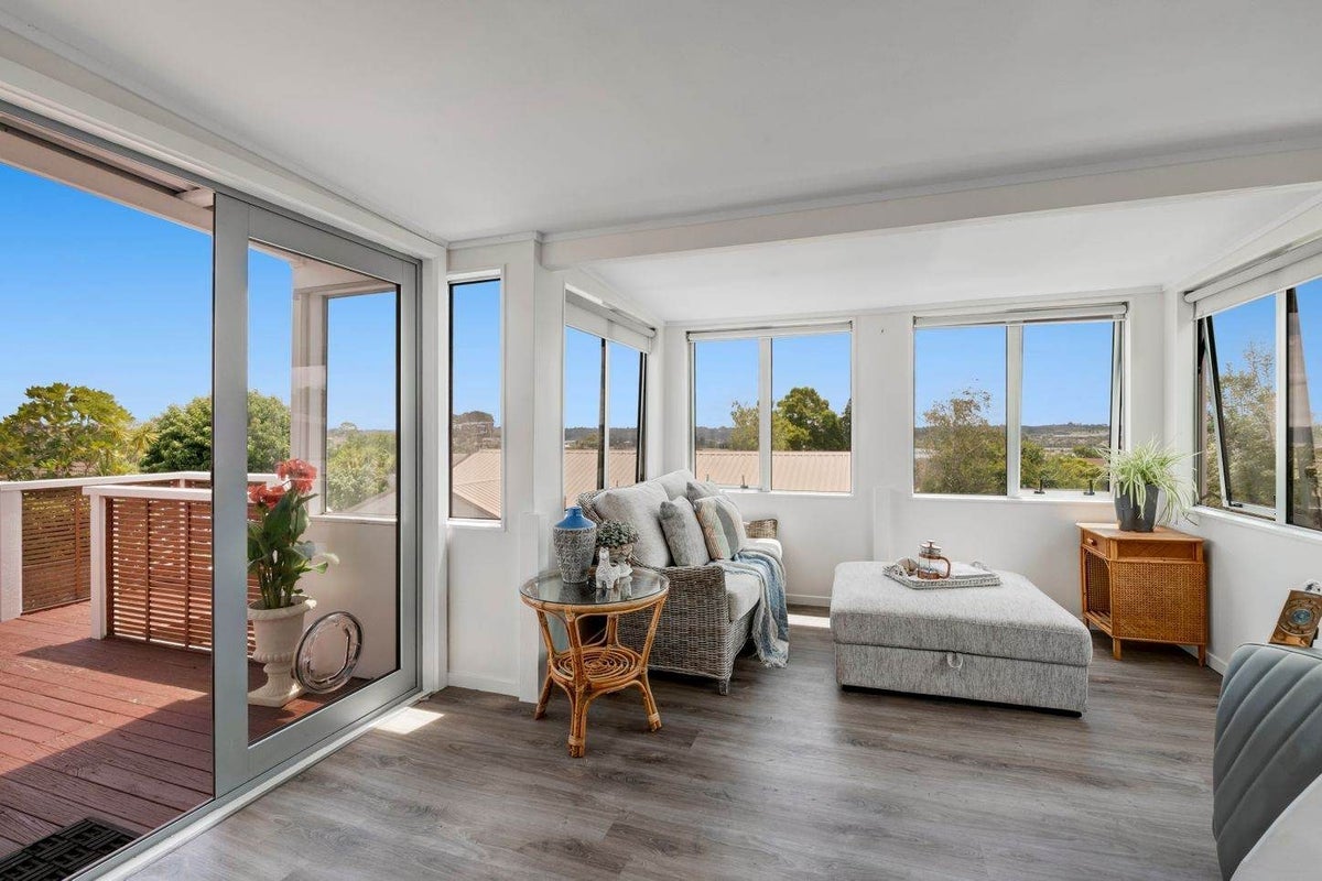 10A Felicity Place, Unsworth Heights, Auckland - Carousel 2