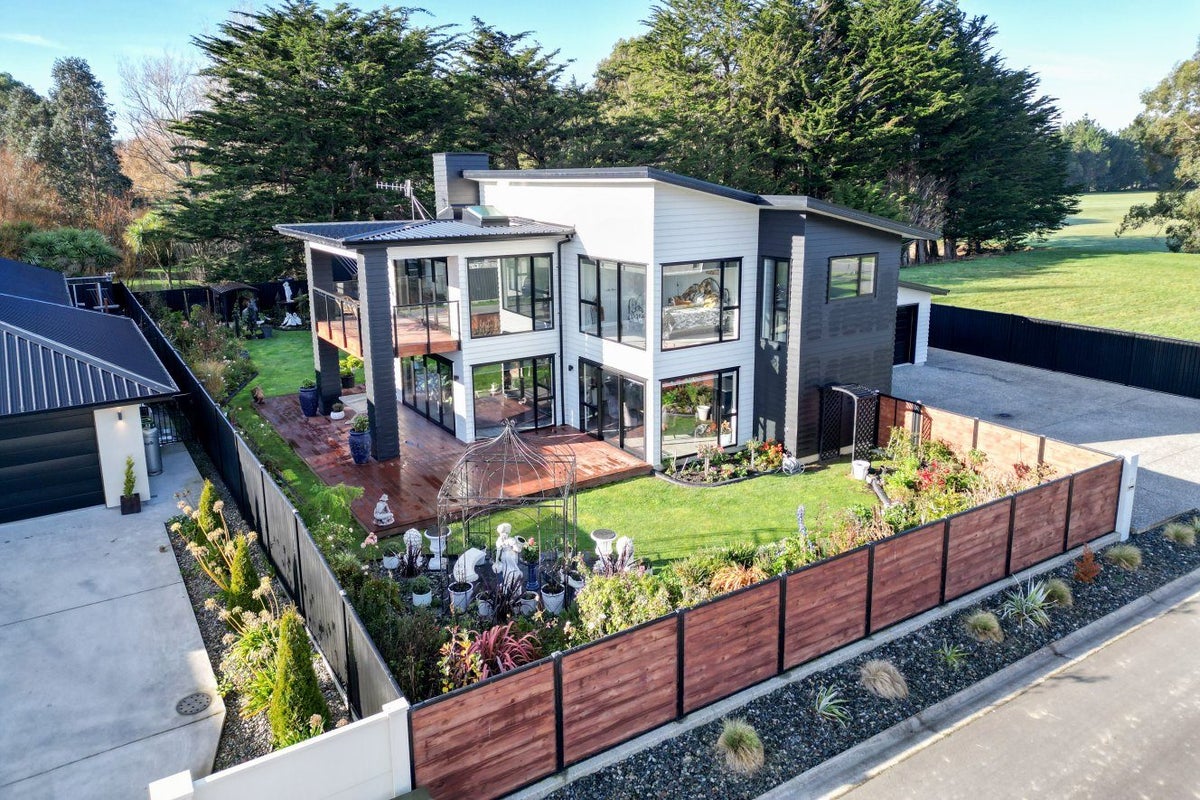 77 Richfield Drive, Waikiwi, Invercargill - Carousel 1