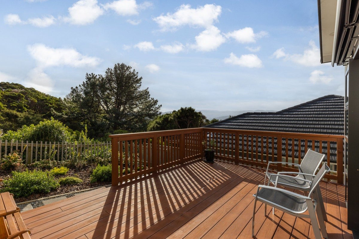 19 Topsail Way, Whitby, Porirua - Carousel 2