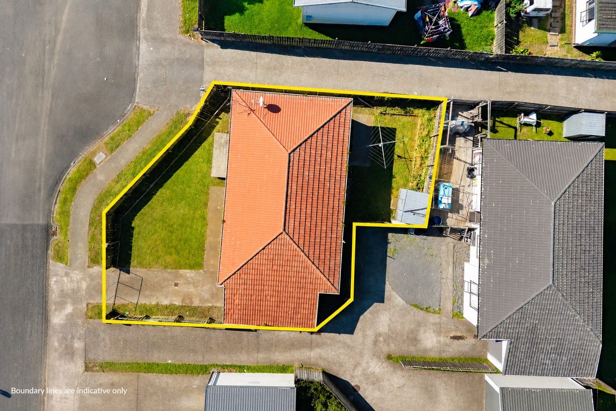 79 Templeton Place, Clendon Park, Auckland - Carousel 1