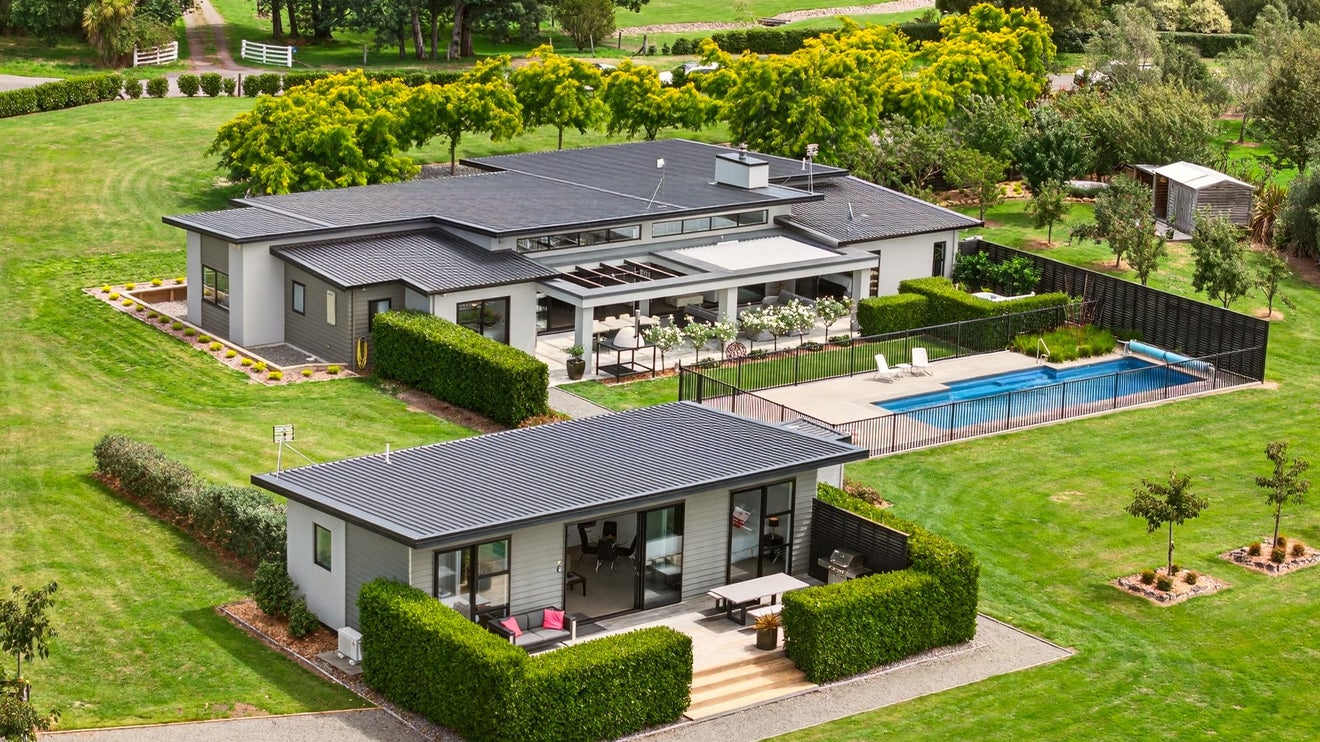 9 Campbell Drive, Martinborough, Martinborough - Carousel 1