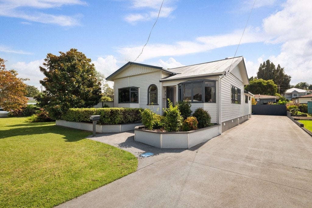 30 Willoughby Street, Paeroa, Paeroa - Carousel 1