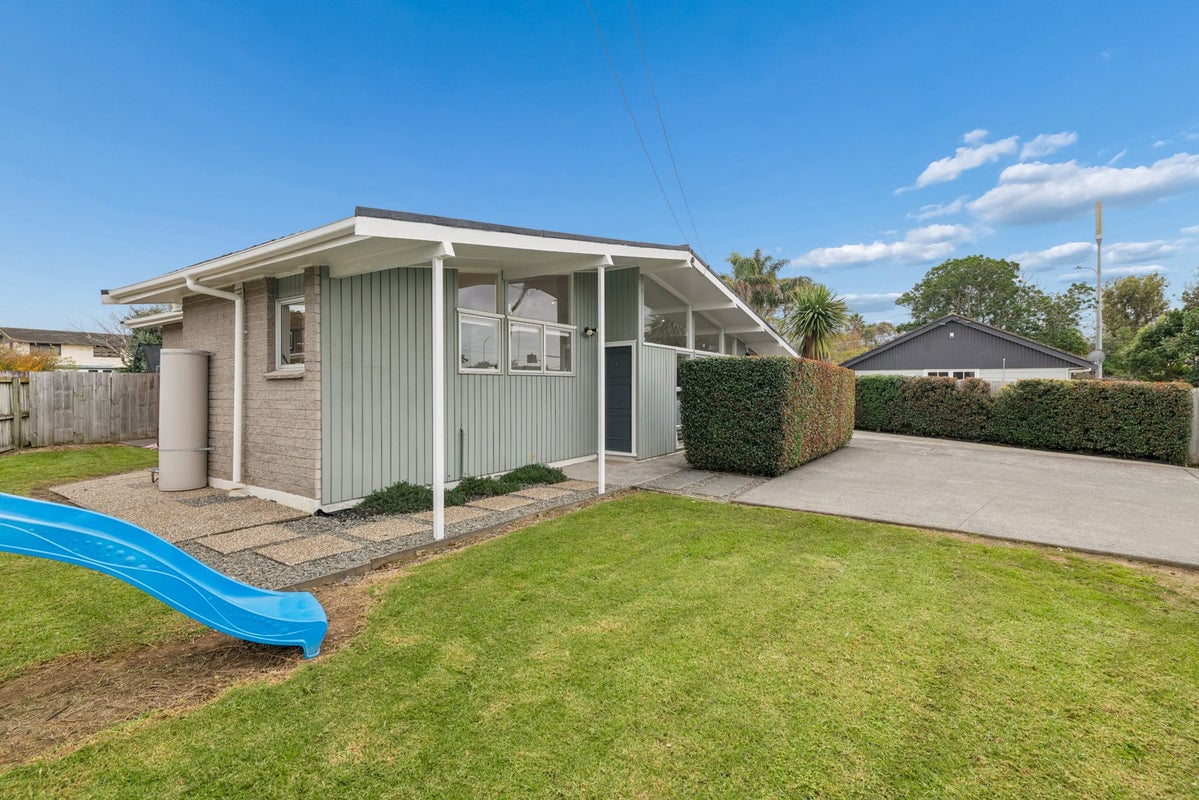 3 Mckenzie Road, Mangere Bridge, Auckland - Carousel 1