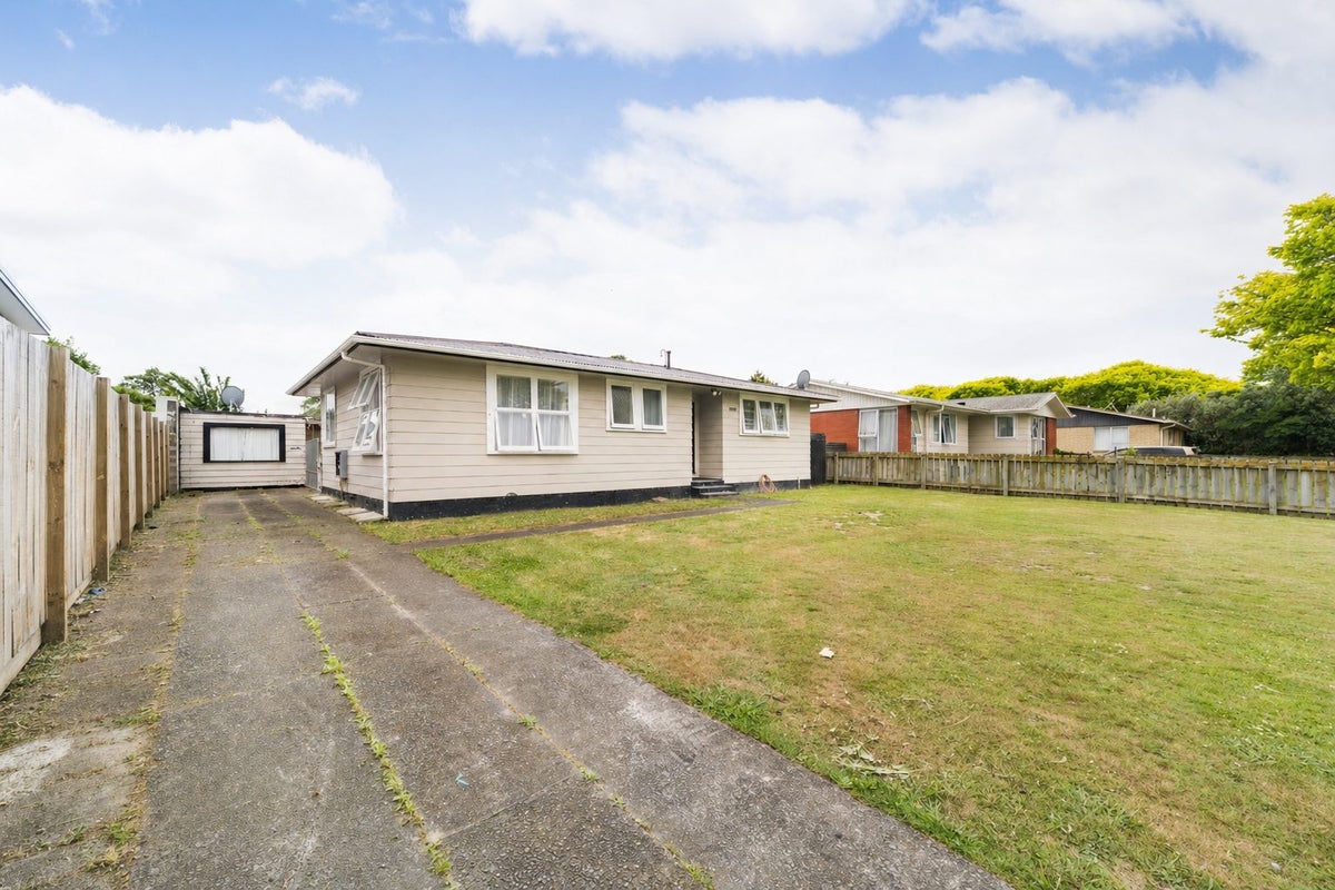14 Otaki Place, Westbrook, Palmerston North - Carousel 1
