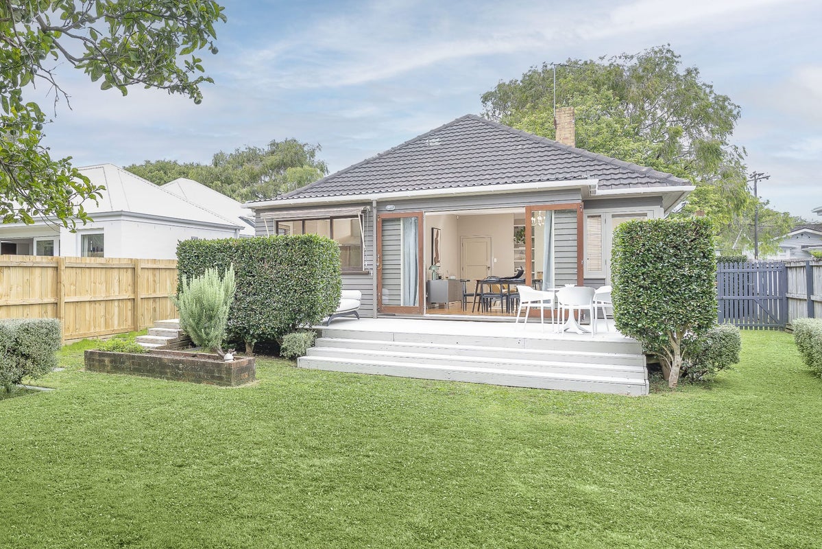 35 Lambeth Road, Mount Eden, Auckland - Carousel 1