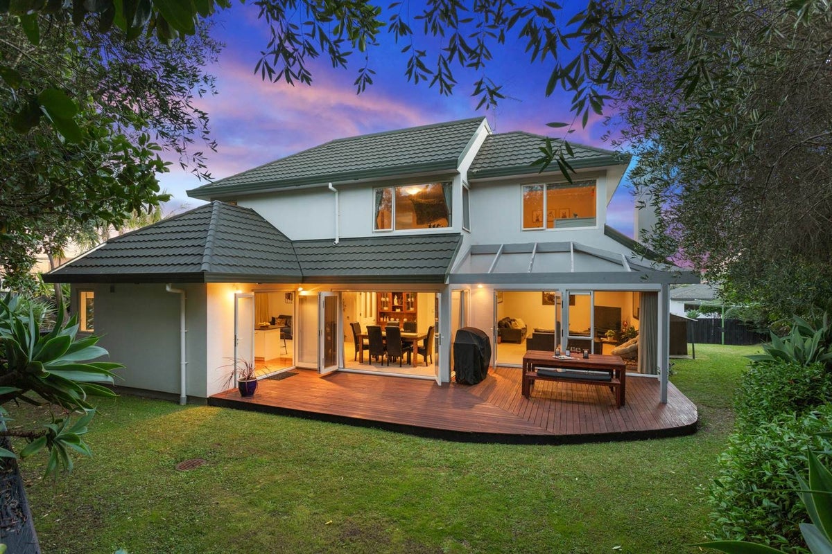 22 Reflection Drive, West Harbour, Auckland - Carousel 1
