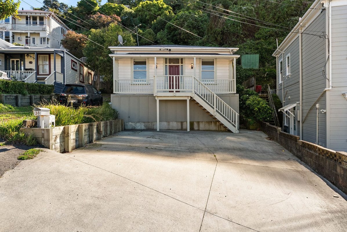 38 Reuben Avenue, Brooklyn, Wellington - Carousel 1