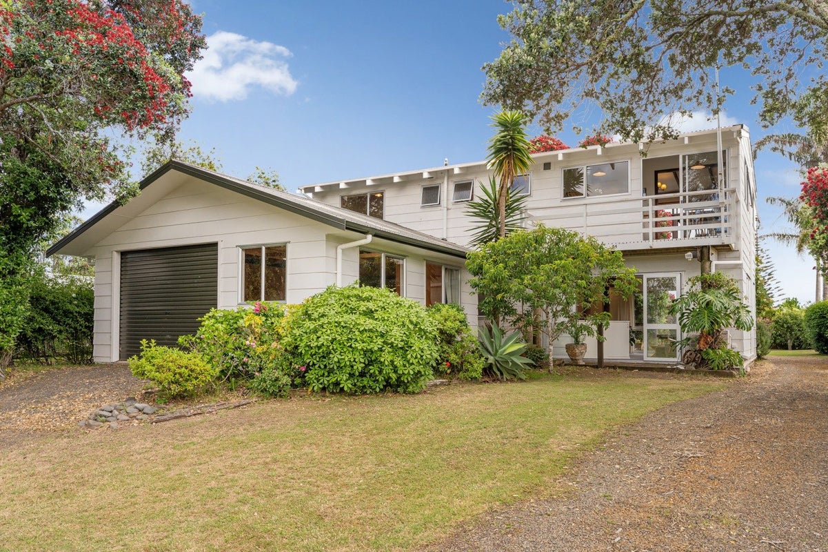 54 Oyster Drive, Cooks Beach, Whitianga - Carousel 1