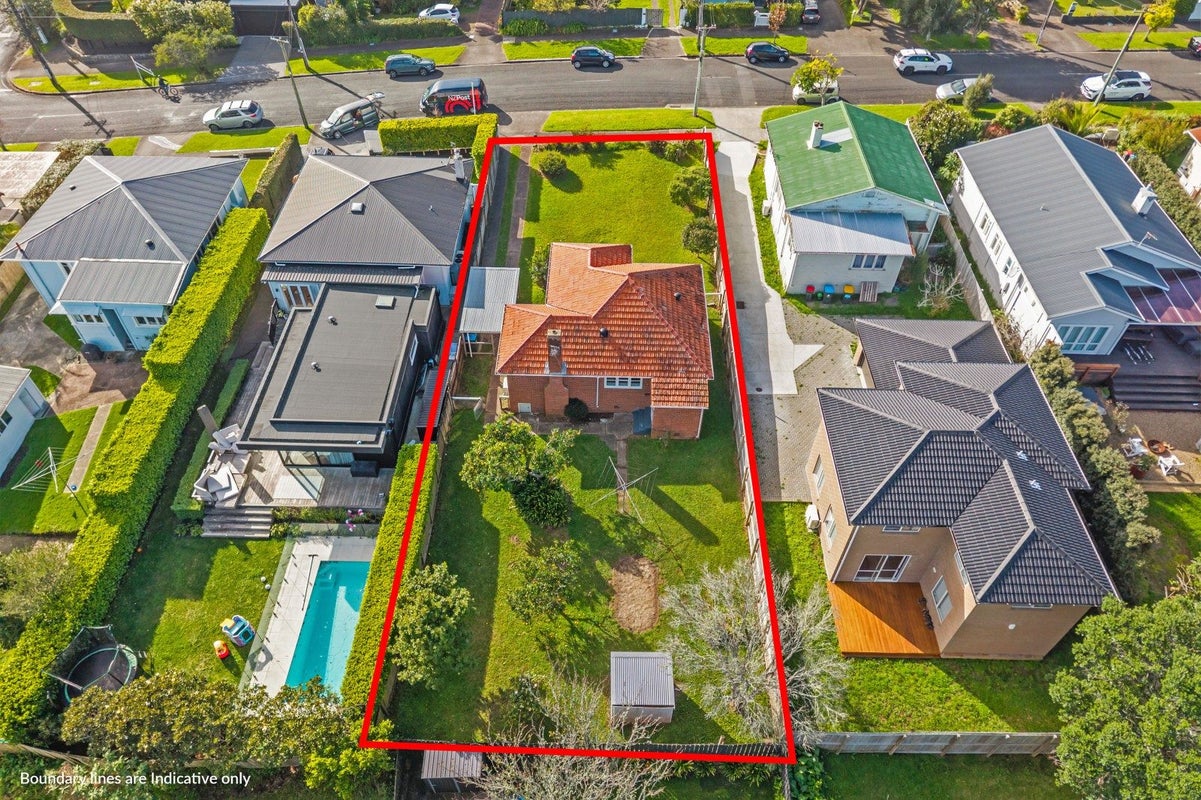 64 Moa Road, Point Chevalier, Auckland - Carousel 2