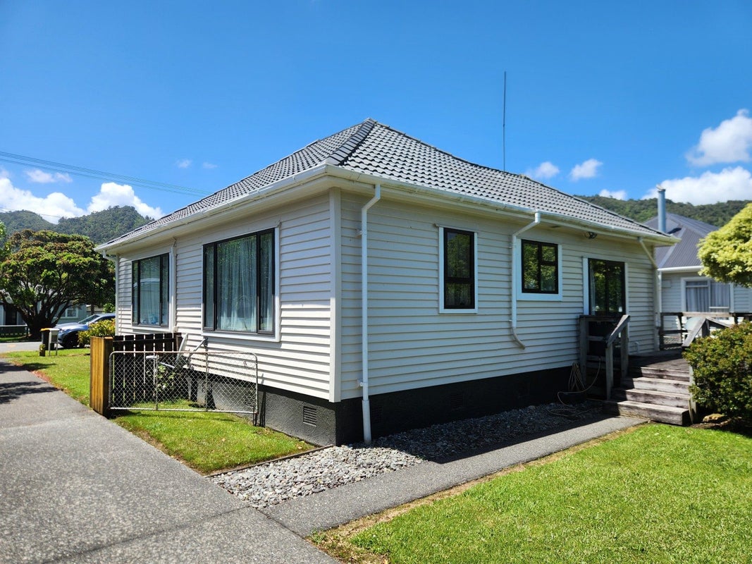 40 Monro Street, Cobden, Greymouth - Carousel 1