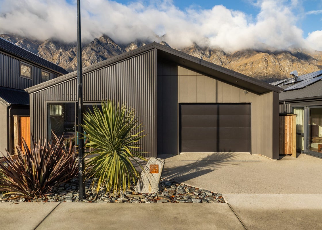 25 Friesian Close, Jacks Point, Queenstown - Carousel 1