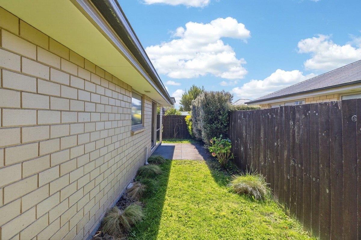 52 Thackeray Place, Waltham, Christchurch - Carousel 14