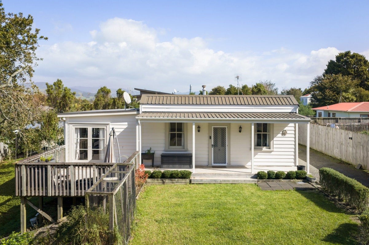 10 Clarke Street, Waihi, Waihi - Carousel 1