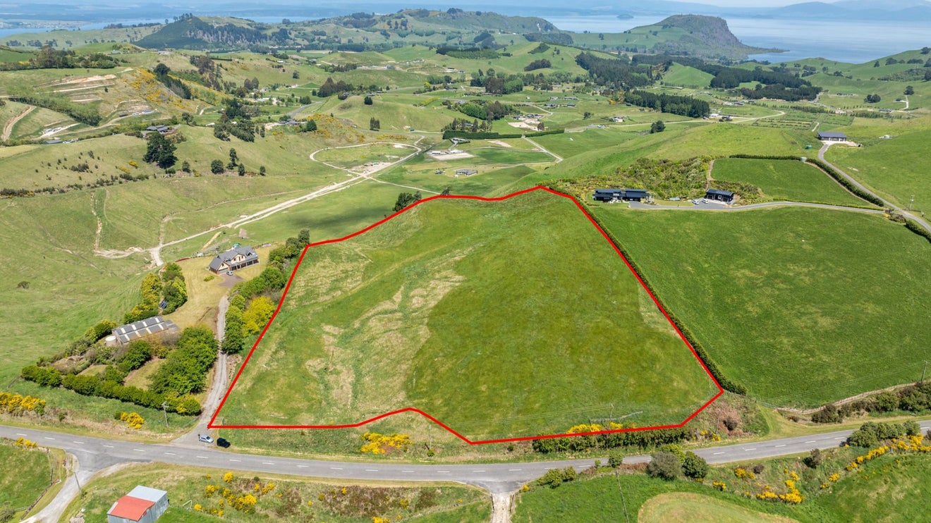 53 Whakaroa Road, Kinloch, Taupo - Carousel 1