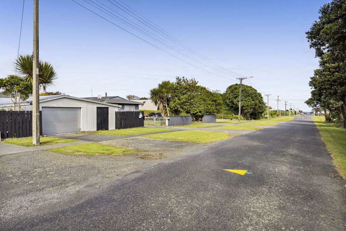 63 Longfellow Road, Opunake - Carousel 23