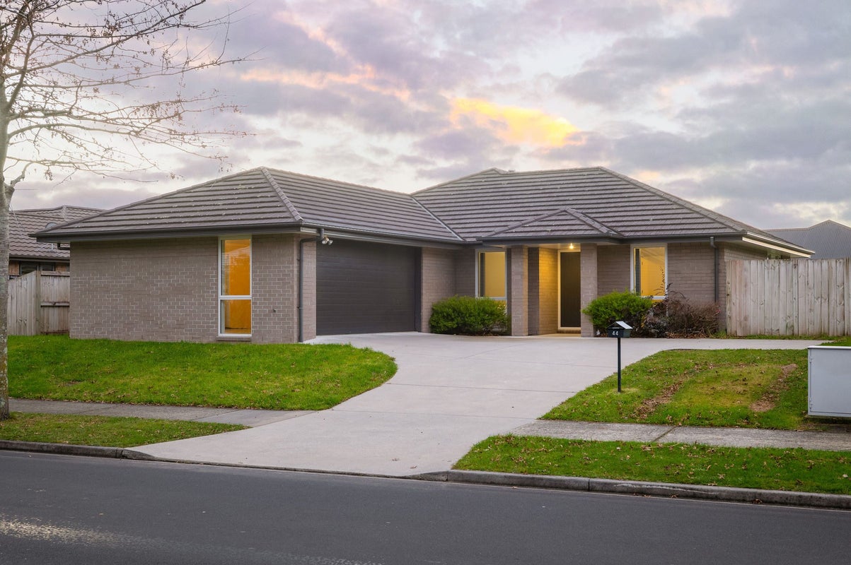 44 Cumberland Drive, Flagstaff, Hamilton - Carousel 1