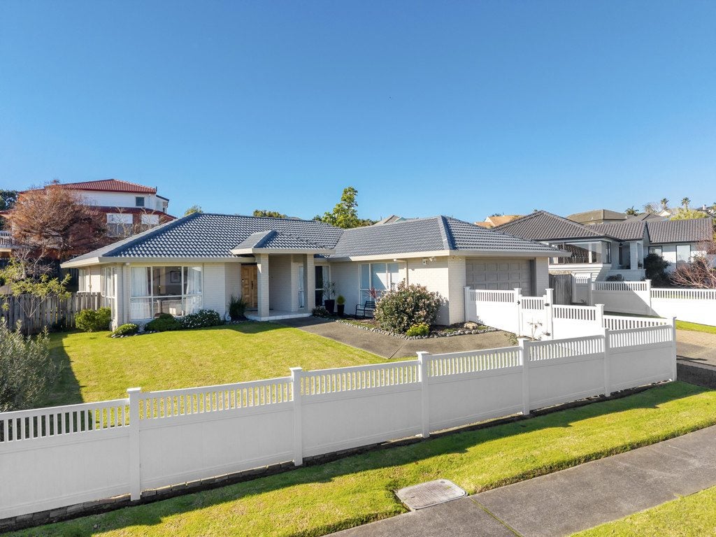 12 Woodgers Way, Somerville, Auckland - Carousel 1