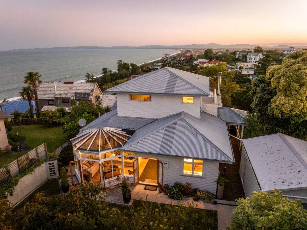 117 Priestley Terrace, Bluff Hill, Napier - Carousel 2