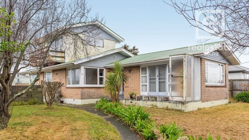15 Rowan Avenue, Aranui, Christchurch - Carousel 1