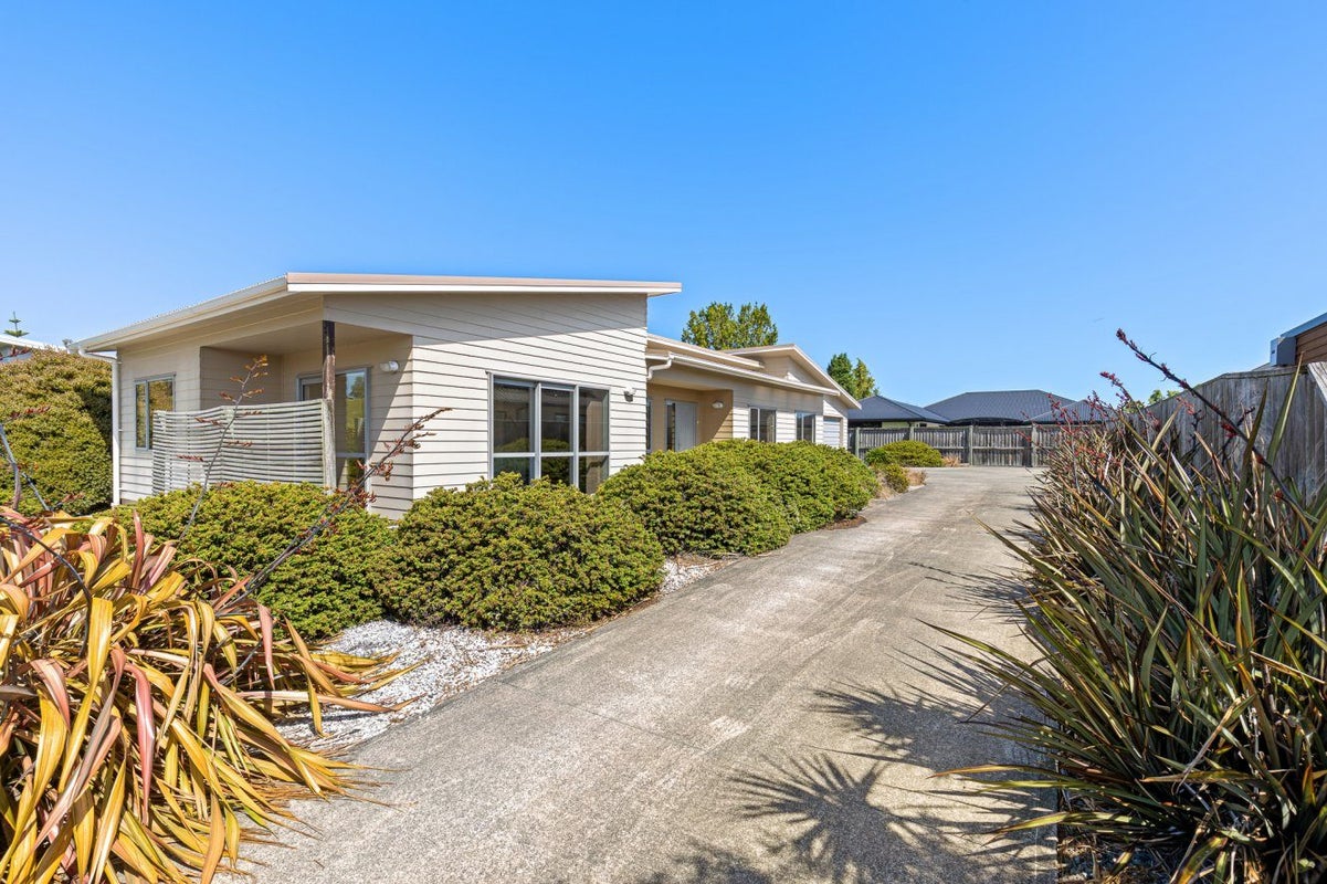3 Mcrae Gardens, Kaikoura Flat, Kaikoura - Carousel 1