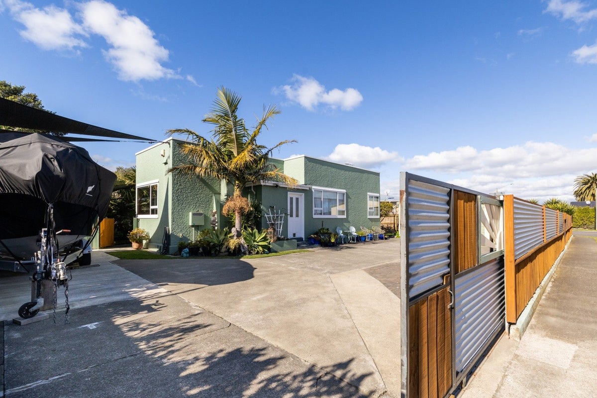 12 Barker Road, Marewa, Napier - Carousel 1