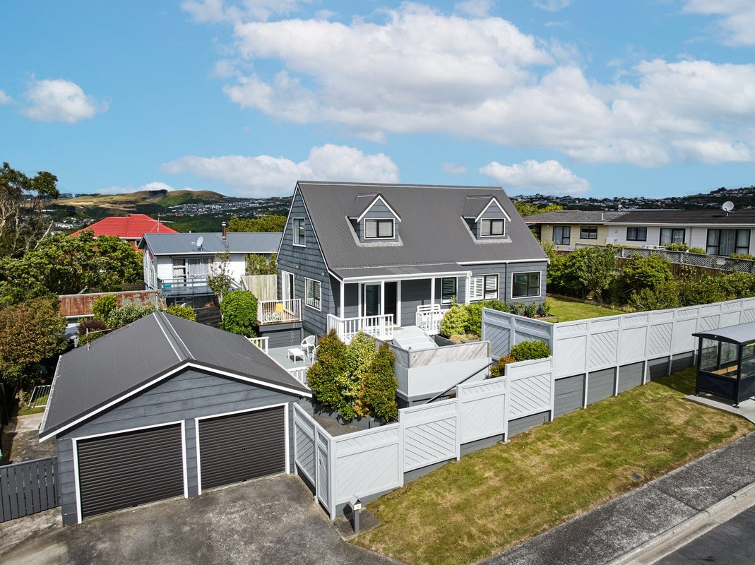 19 Cambrian Street, Churton Park, Wellington - Carousel 1