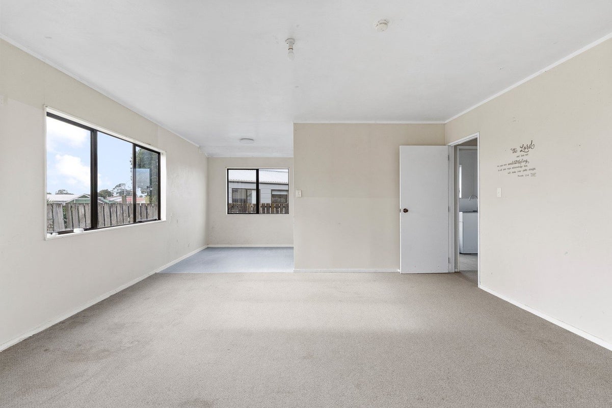 1/12 Templeton Place, Clendon Park, Auckland - Carousel 2