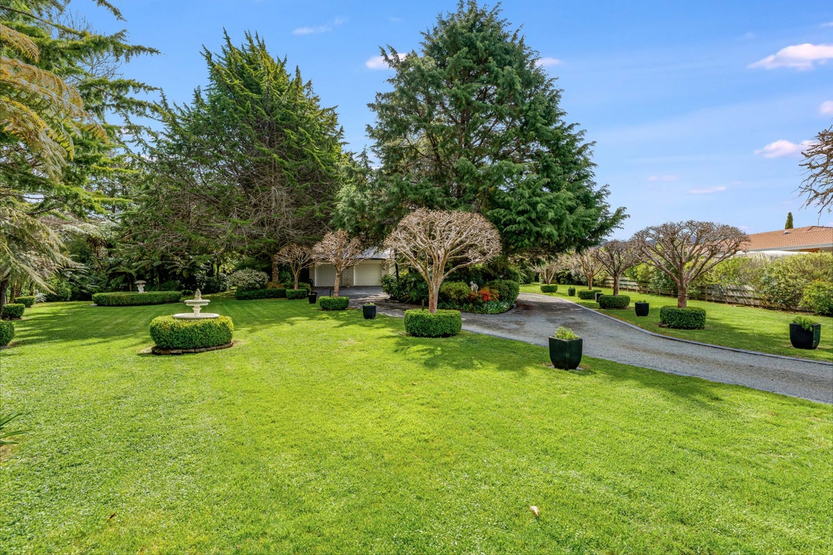 60 Emerald Hill Drive, Birchville, Upper Hutt - Carousel 26