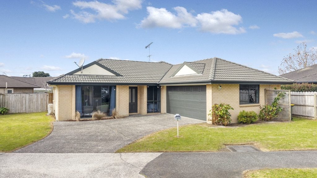 47 Redcastle Drive, East Tamaki, Auckland - Carousel 1