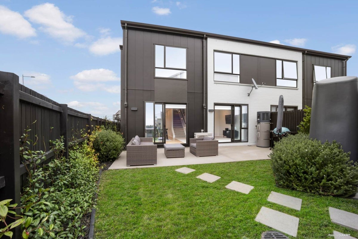 24 Hema Road, Hobsonville, Auckland - Carousel 1