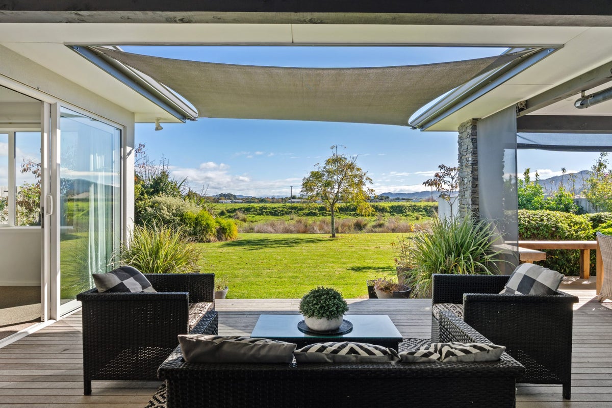 13 Gwyneth Place, Lytton West, Gisborne - Carousel 2