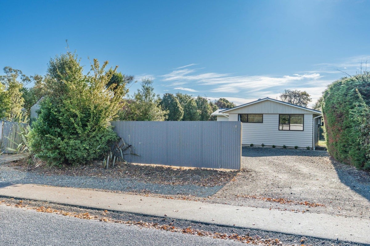 5 Castle Street, Waihola, Milton - Carousel 22