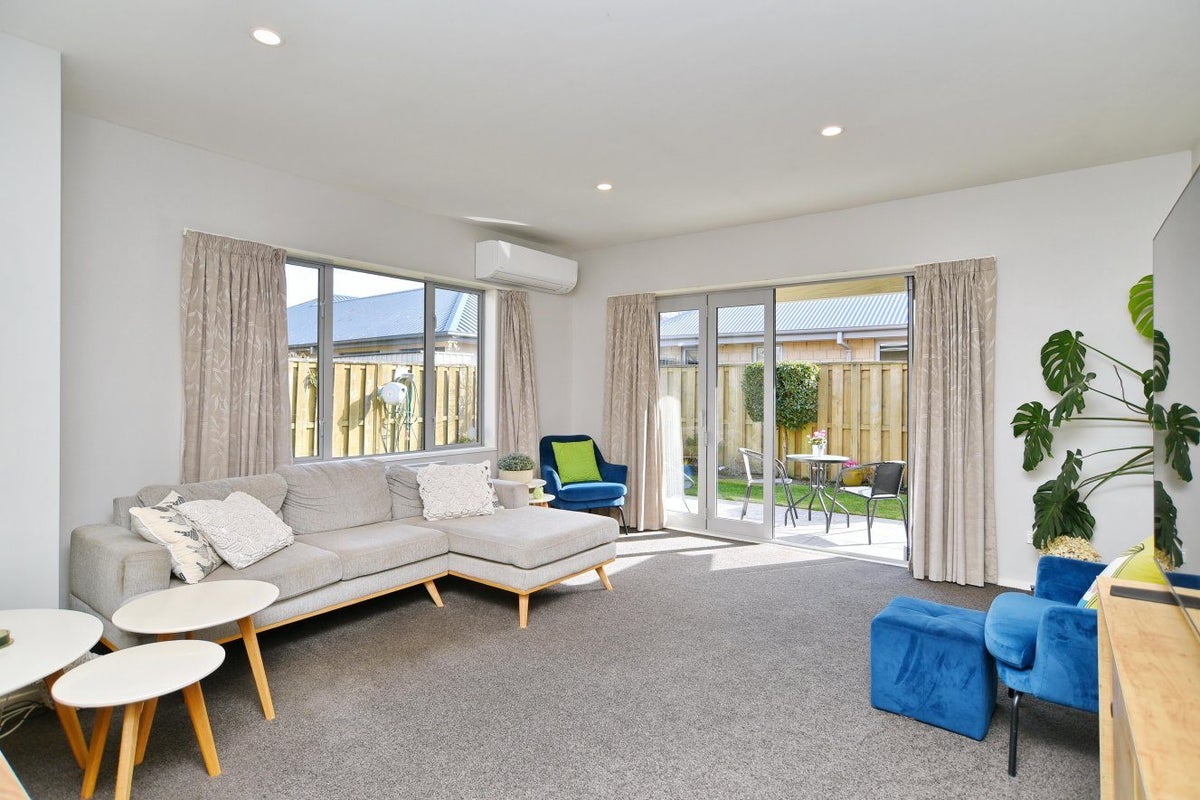 4 Wagner Crescent, Northwood, Christchurch - Carousel 2