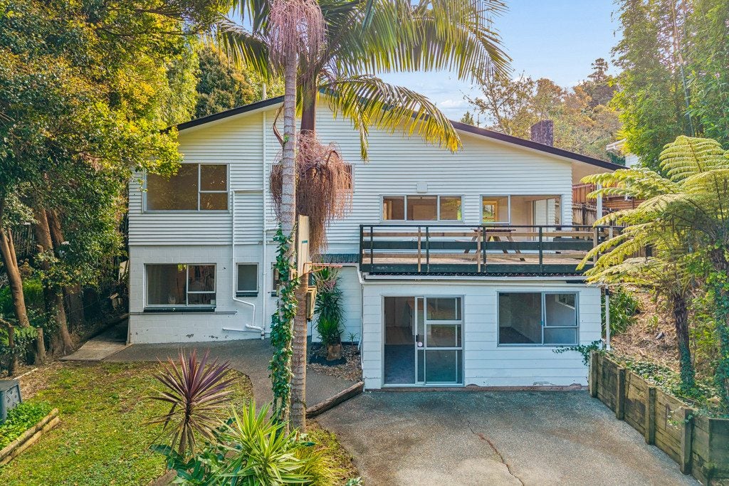 26 Shetland Street, Glen Eden, Auckland - Carousel 1