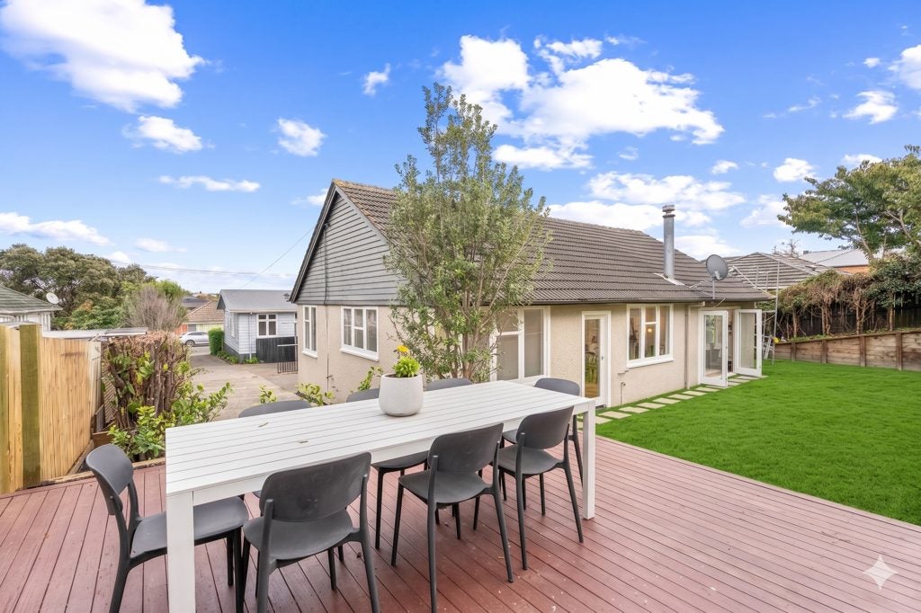 9 Haughey Avenue, Three Kings, Auckland - Carousel 1