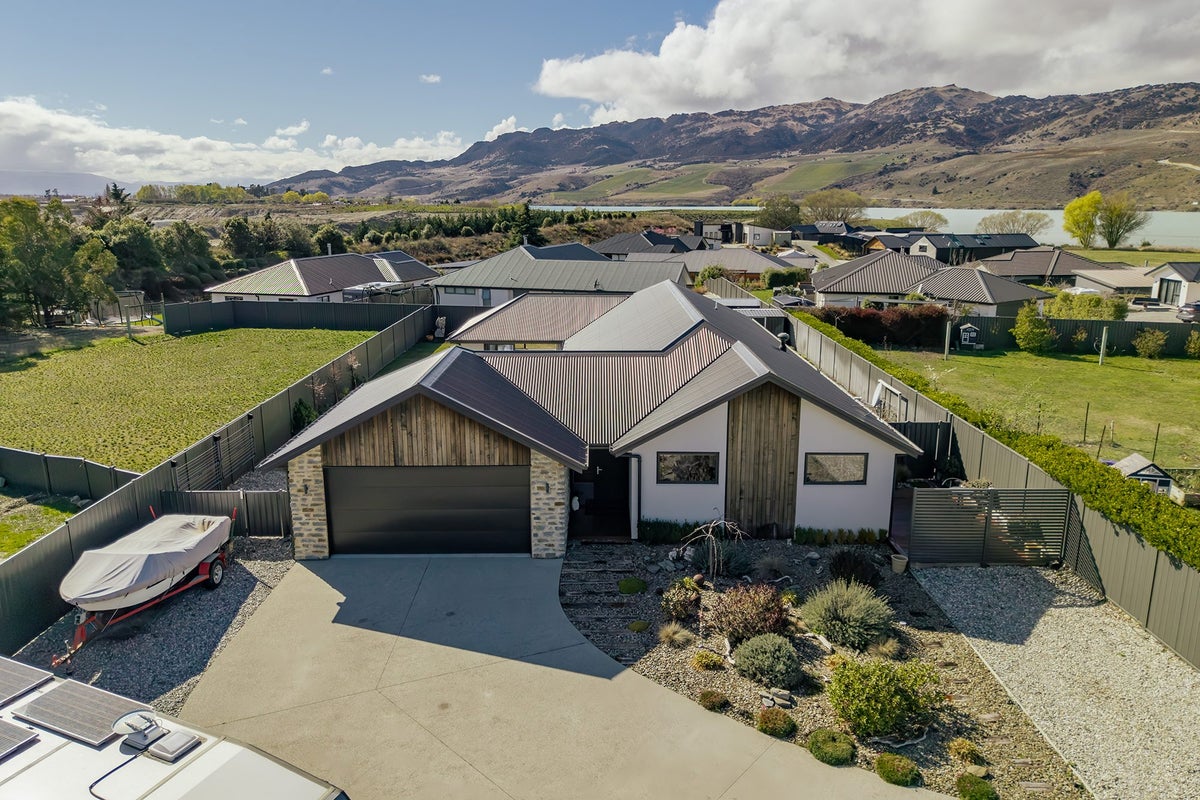 16 Pegasus Court, Mount Pisa, Cromwell - Carousel 2