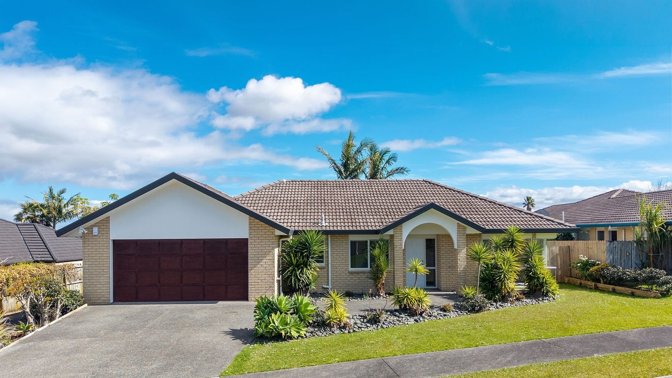 1/6 Keenagh Rise, Dannemora, Auckland - Carousel 1