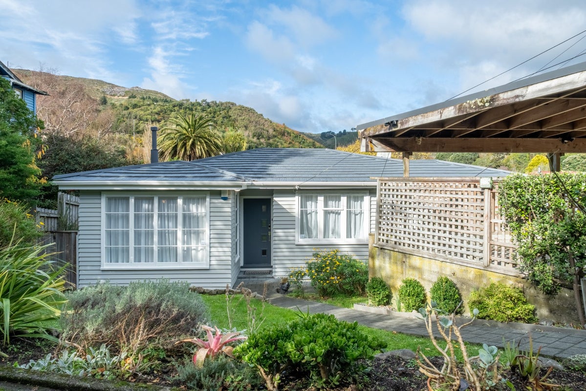 4 Coates Street, Tawa, Wellington - Carousel 20