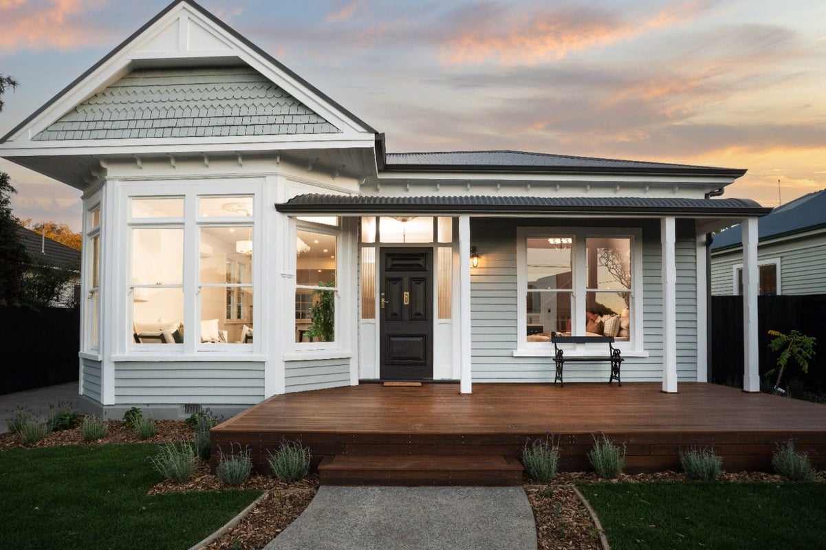64 Corson Avenue, Beckenham, Christchurch - Carousel 1