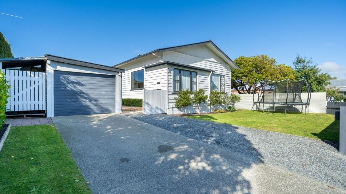 1 Collingwood Street, Strathern, Invercargill - Carousel 1