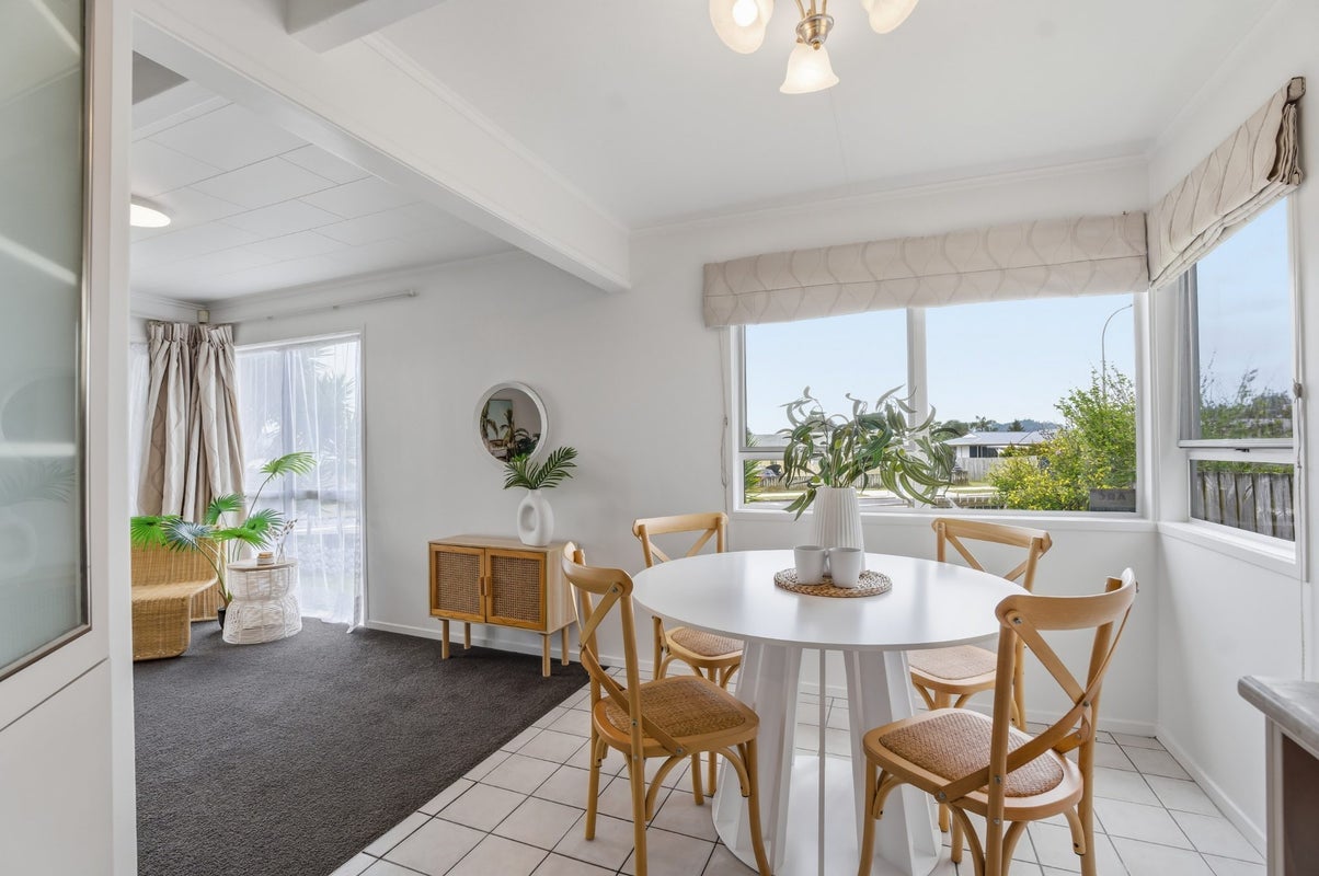 9 Paramount Parade, Tikipunga, Whangarei - Carousel 2