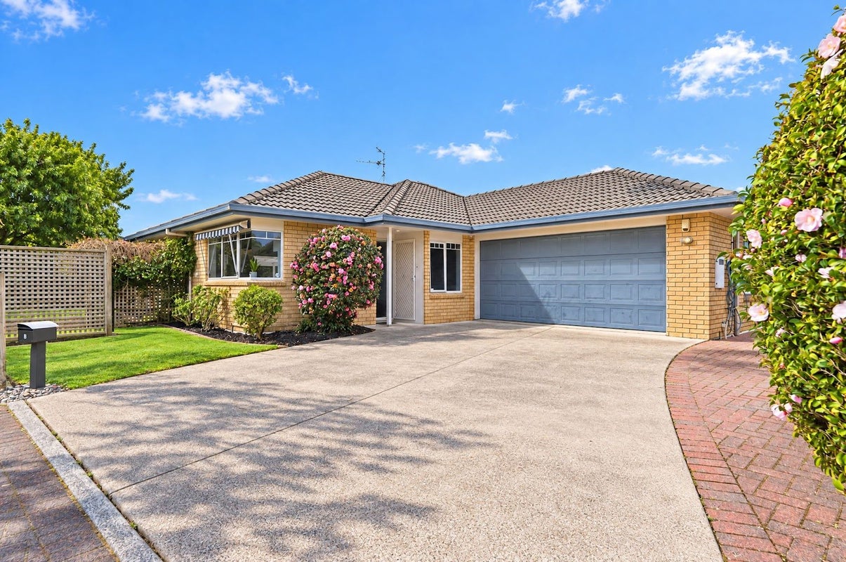 8 Evergreen Glade, Papamoa Beach, Papamoa - Carousel 1